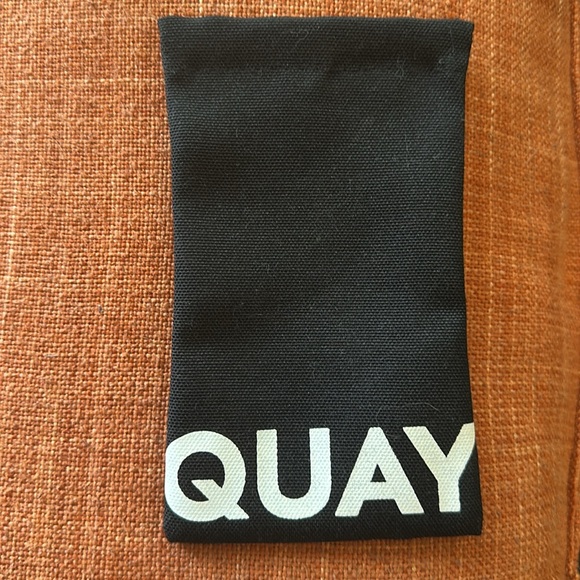 Quay Australia Black Sunglasses w protective fabric case - Picture 4 of 4